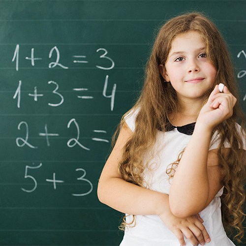 Menina após Intervenção em Habilidades Matemáticas para Discalculia​